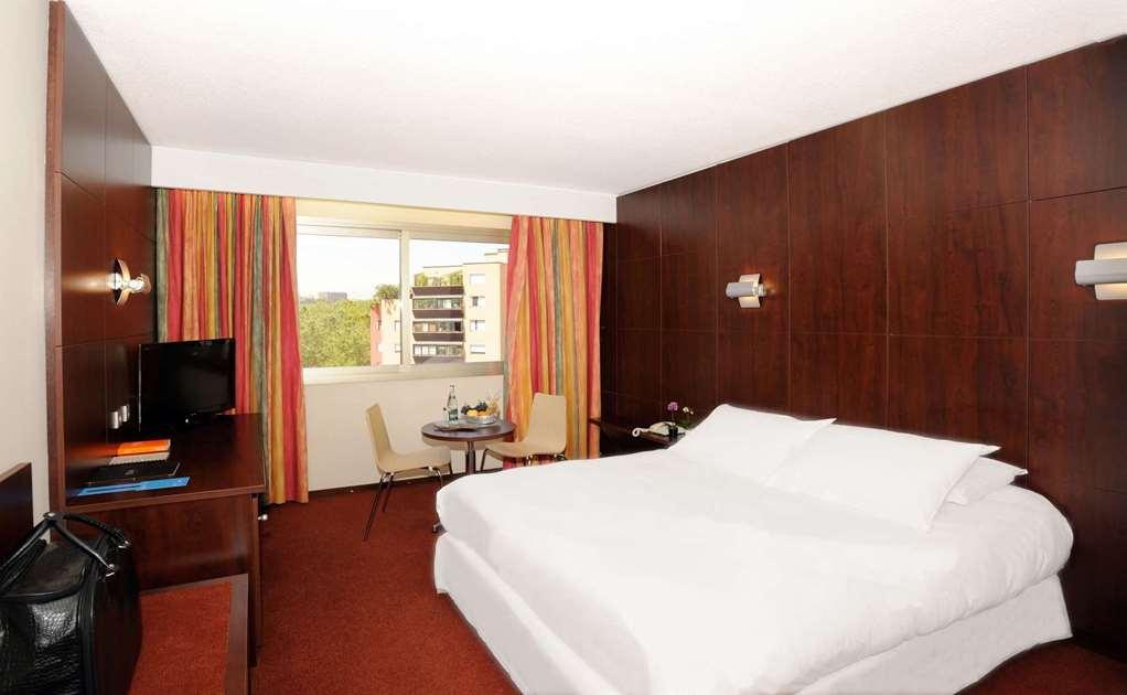 Hotel Des Congres Villeurbanne Room photo